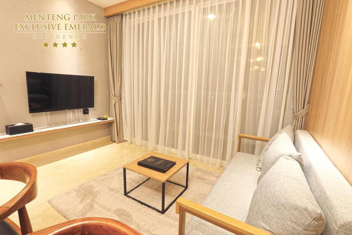 Menteng Park Exclusive Emerald Giacarta Esterno foto
