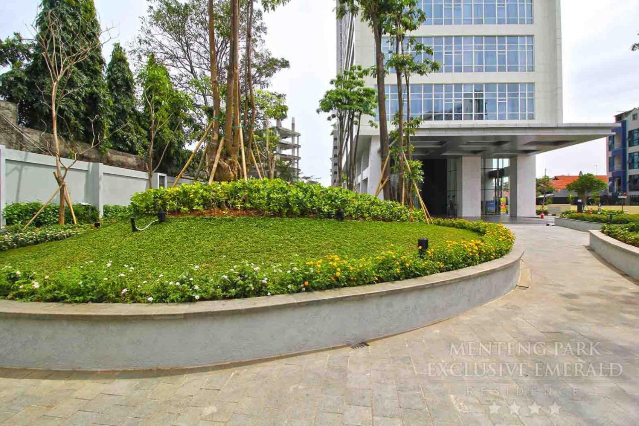 Menteng Park Exclusive Emerald Giacarta Esterno foto