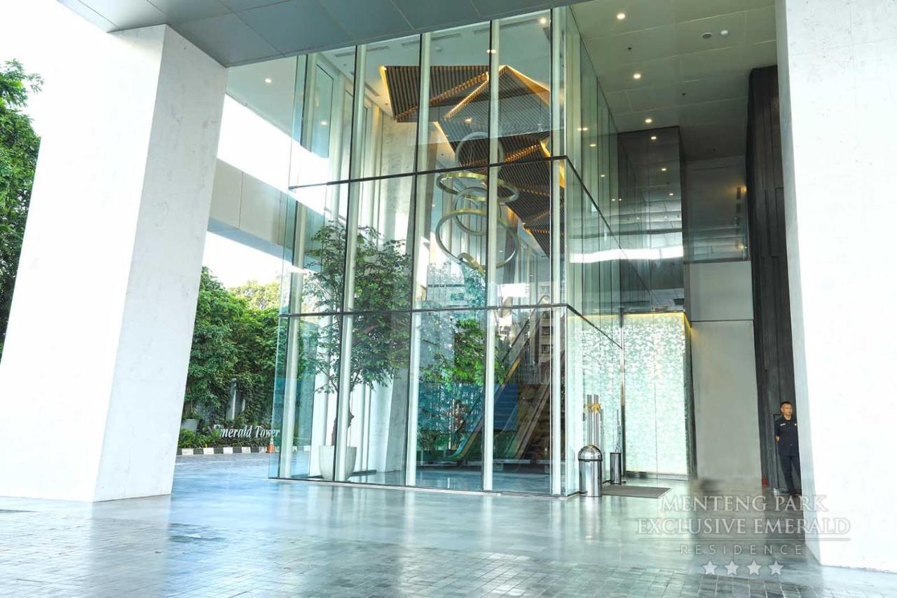 Menteng Park Exclusive Emerald Giacarta Esterno foto