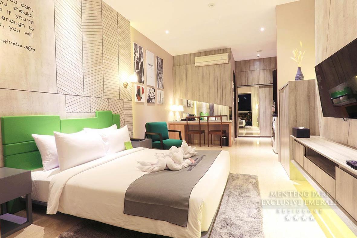 Menteng Park Exclusive Emerald Giacarta Esterno foto