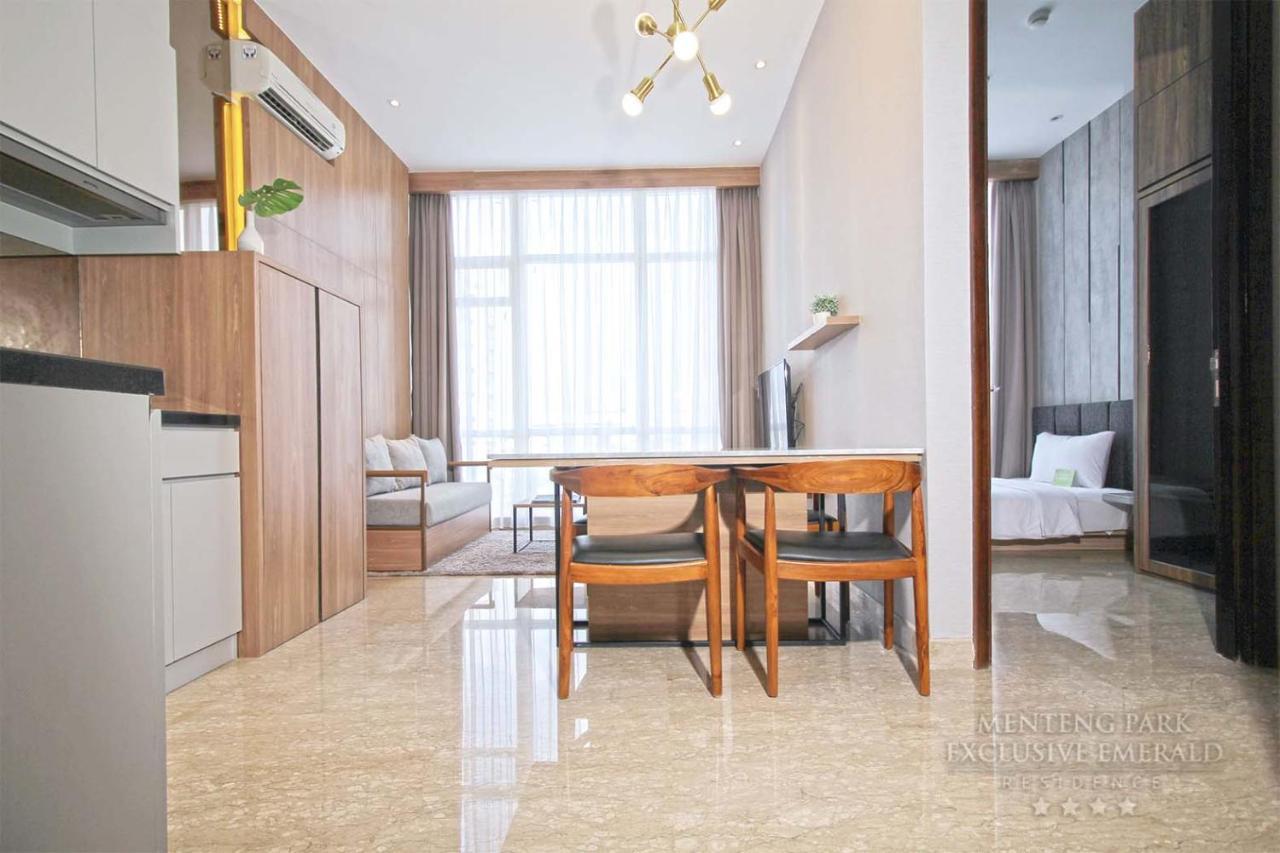 Menteng Park Exclusive Emerald Giacarta Esterno foto