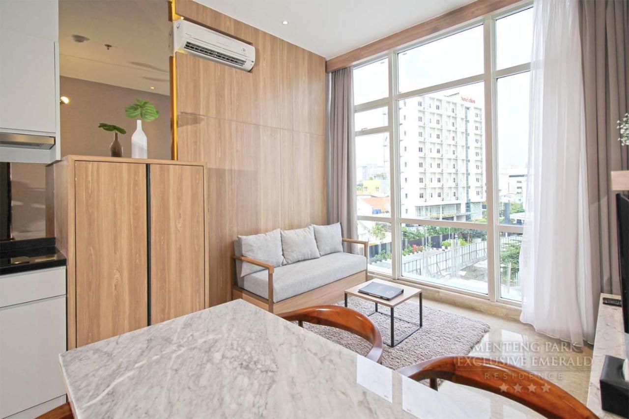 Menteng Park Exclusive Emerald Giacarta Esterno foto