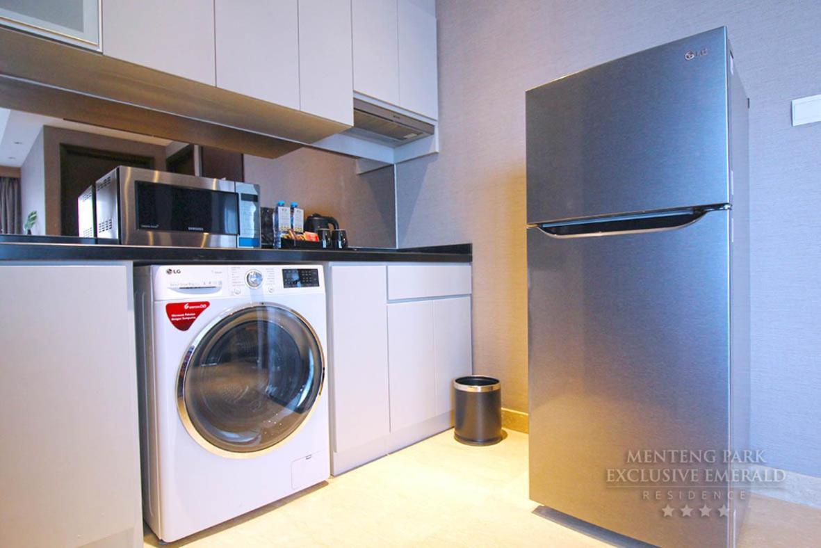 Menteng Park Exclusive Emerald Giacarta Esterno foto